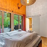 Charming Little Chalet For 6 People & Free Ski Lockers