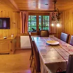 Charming Little Chalet For 6 People & Free Ski Lockers