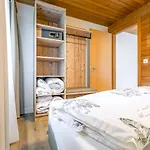 First Apartment - Aare Jungfrau Ag