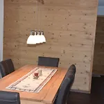 FERIENWOHNUNGEN Chalet Hohturnen