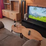Mom - Alpine Boutique Apartments, Romantica, Near Grindelwald Terminal