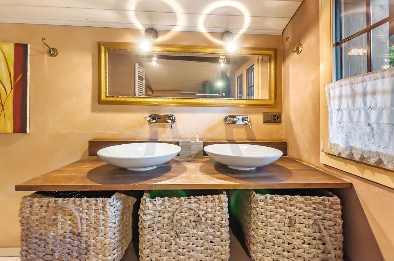 Chalet Charming Little For 6 People & Free Lockers *