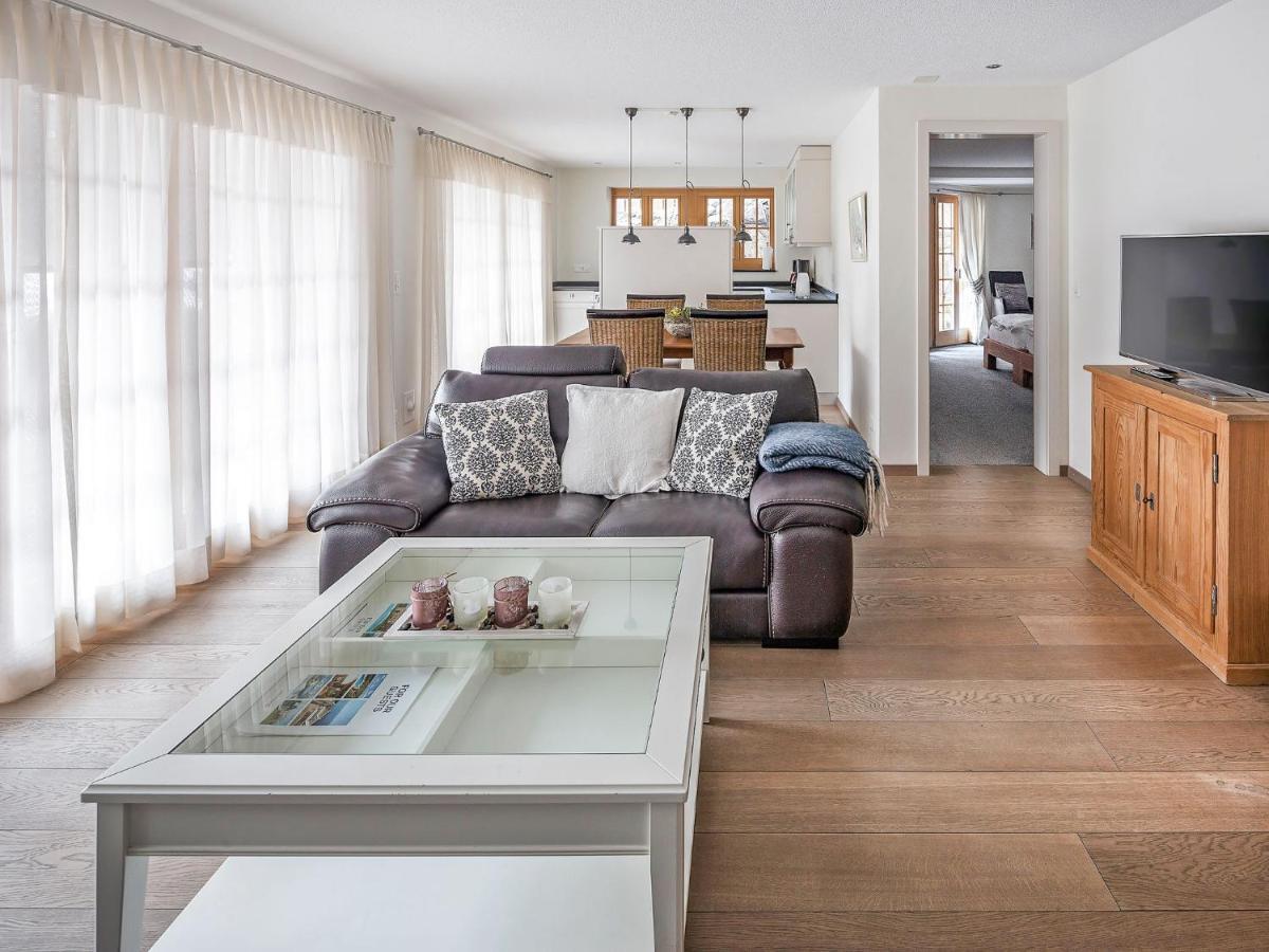Smaragd-1 By Interhome
