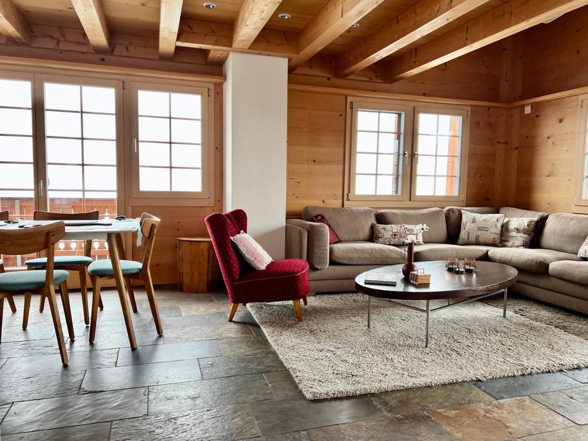 Spacious With Outstanding Views And Locations Apartment