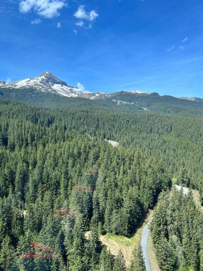 Spacious With Outstanding Views And Locations *
