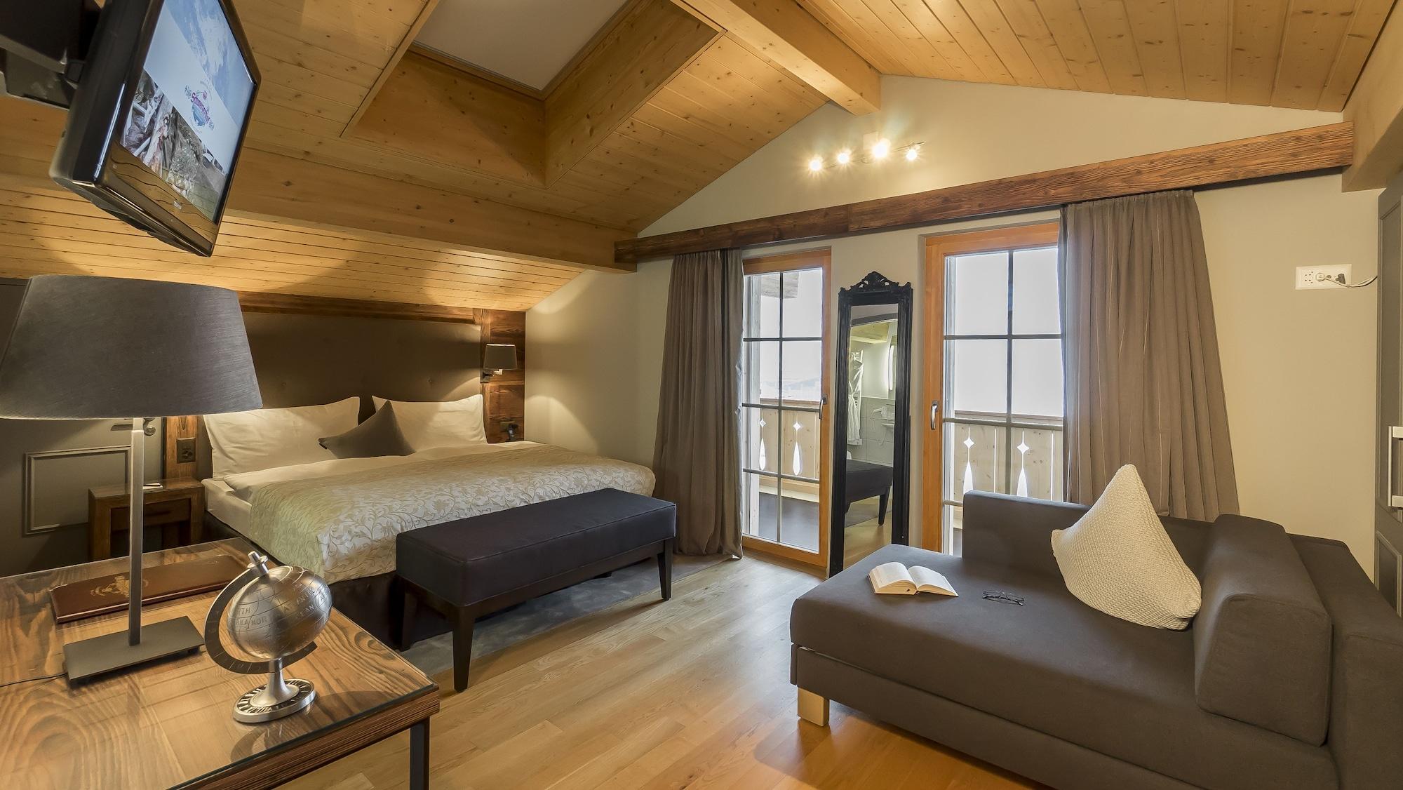 Romantik Schweizerhof Hotel 5*