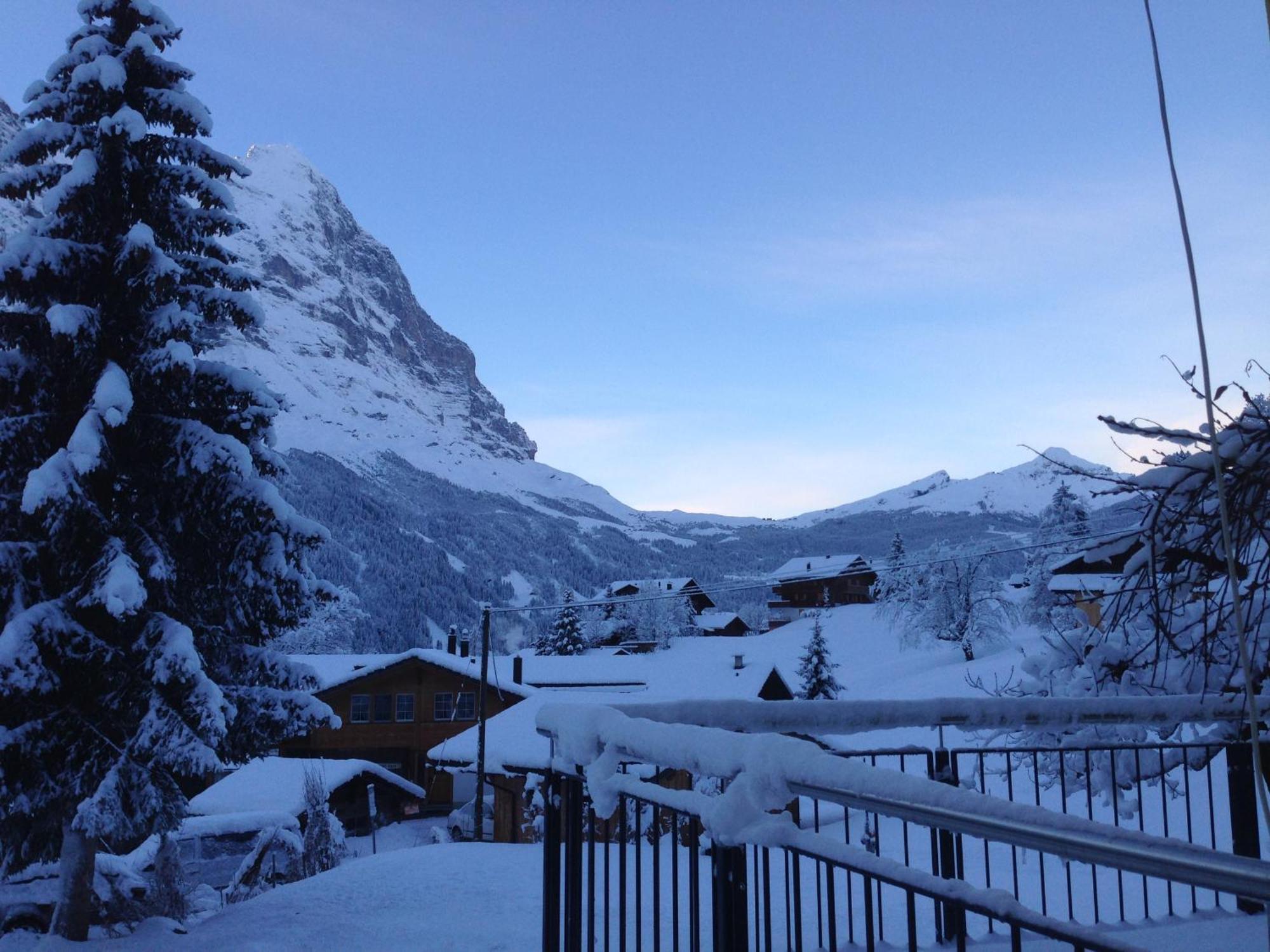 Lauberhorn Hotel 2*