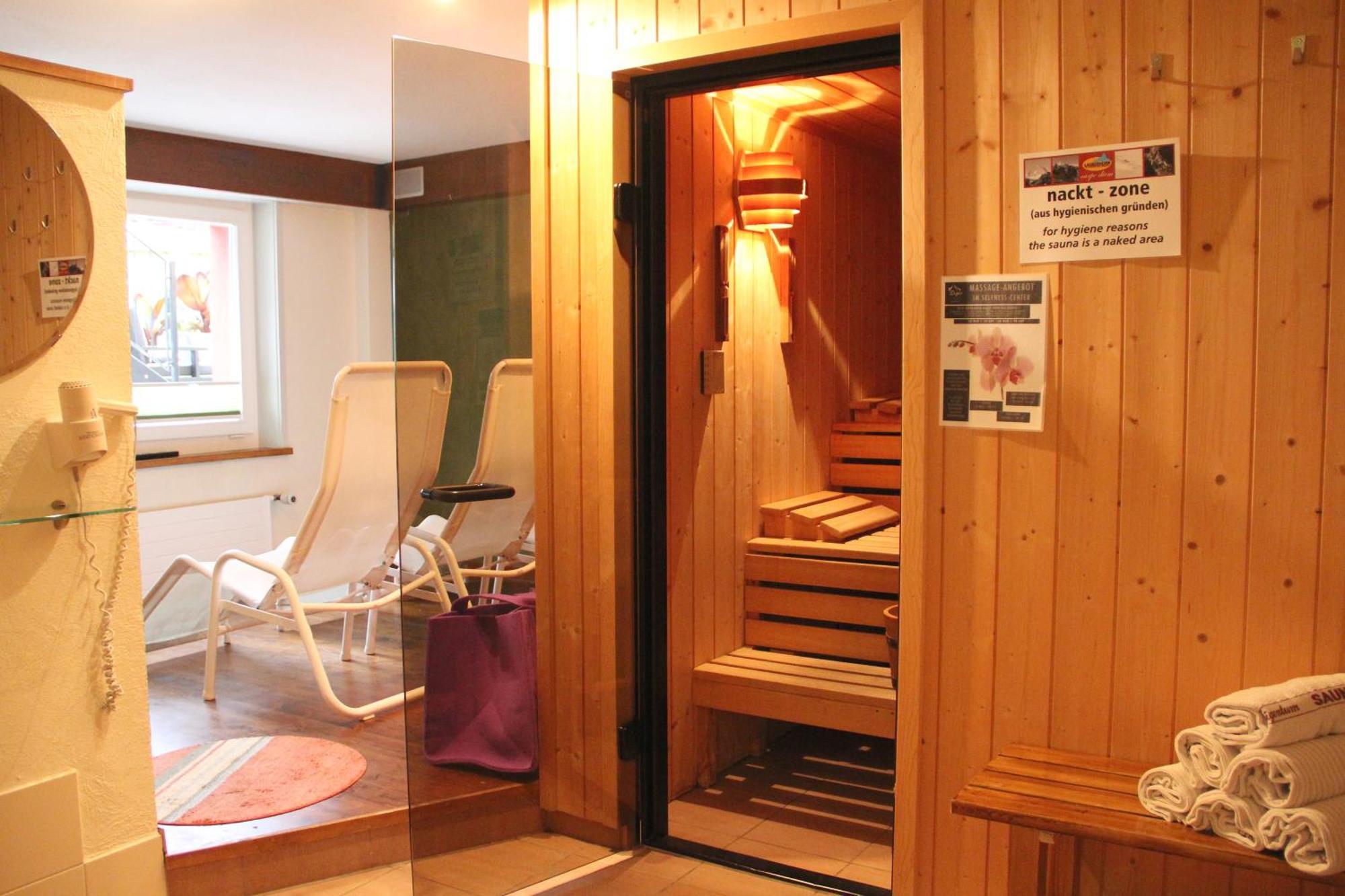Hotel Lauberhorn 2*