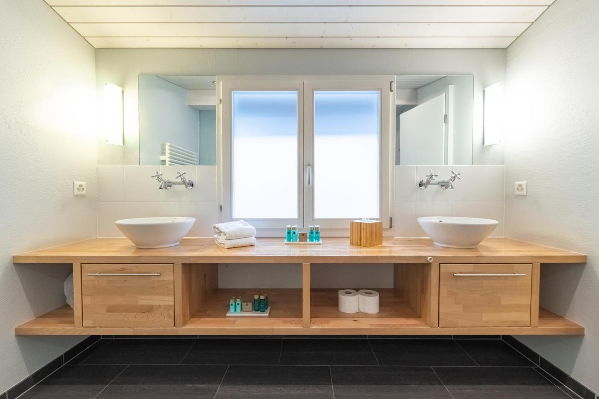 The Glacier Express - Grindelhomes *