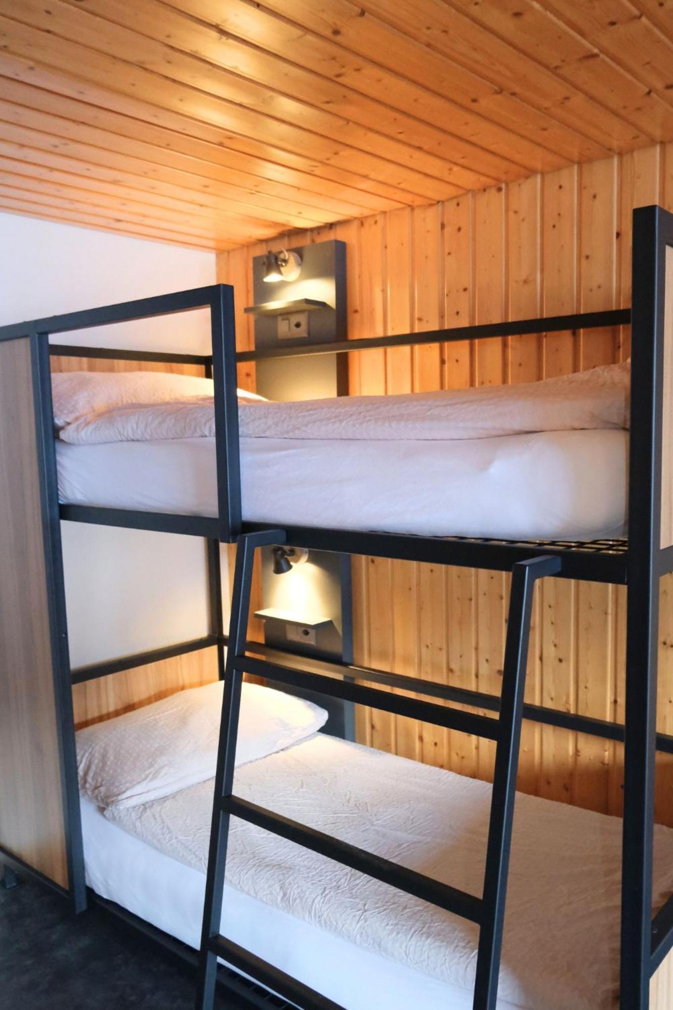 Eiger Easy Hostel *
