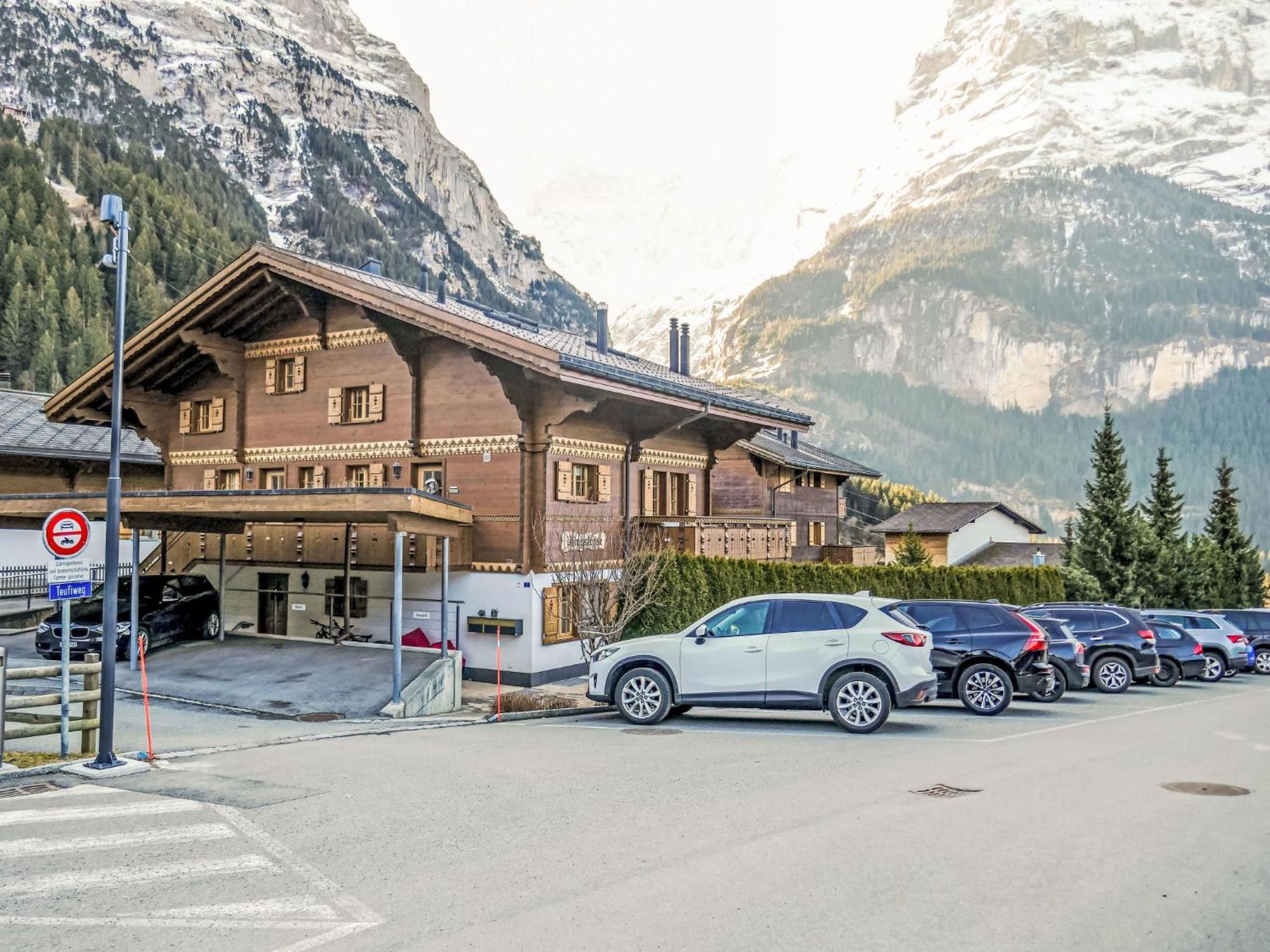 Pfingstrose By Interhome Grindelwald