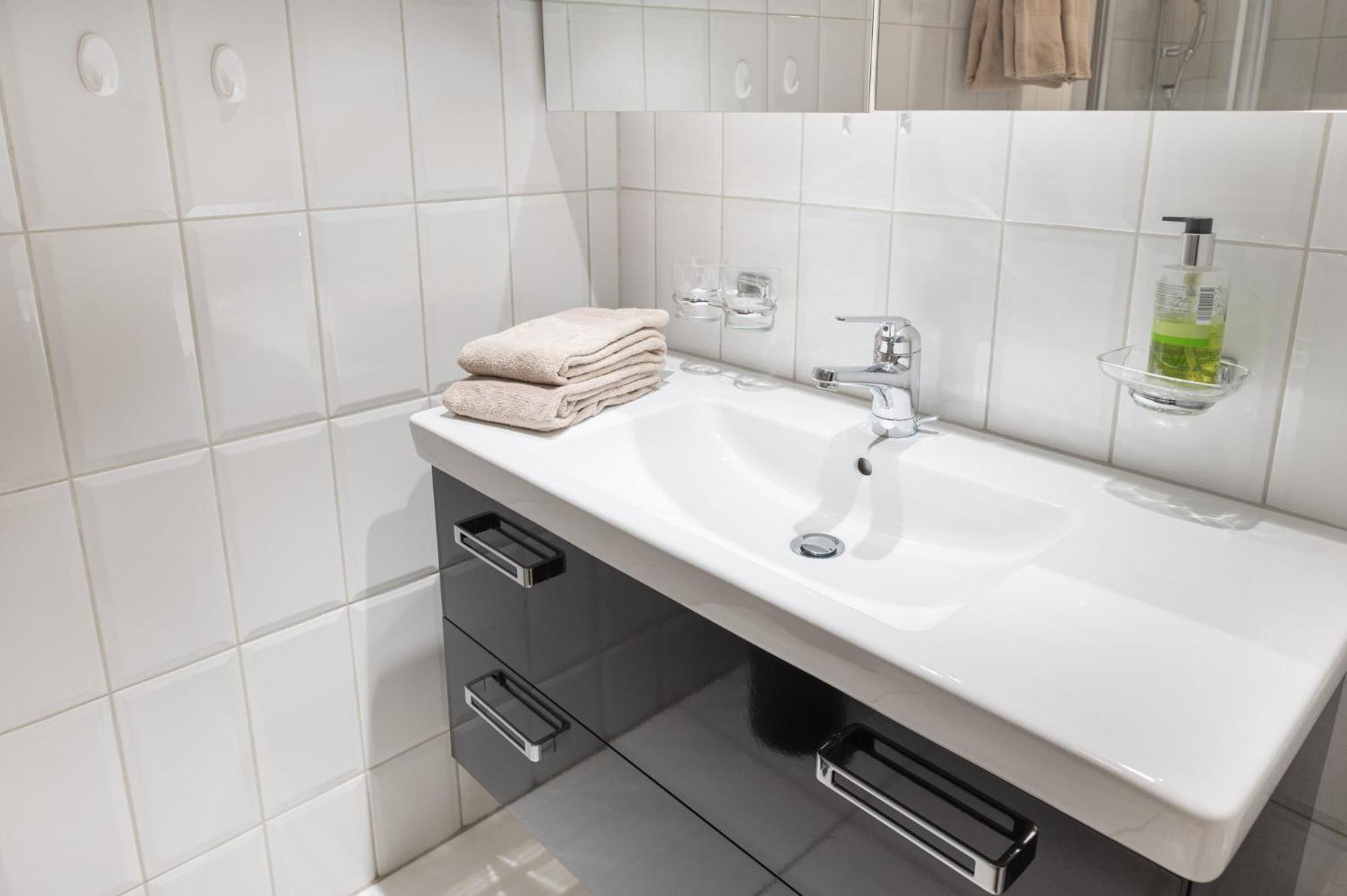 Apartment Mom - Alpine Boutique Apartments, Romantica, Near Grindelwald Terminal *
