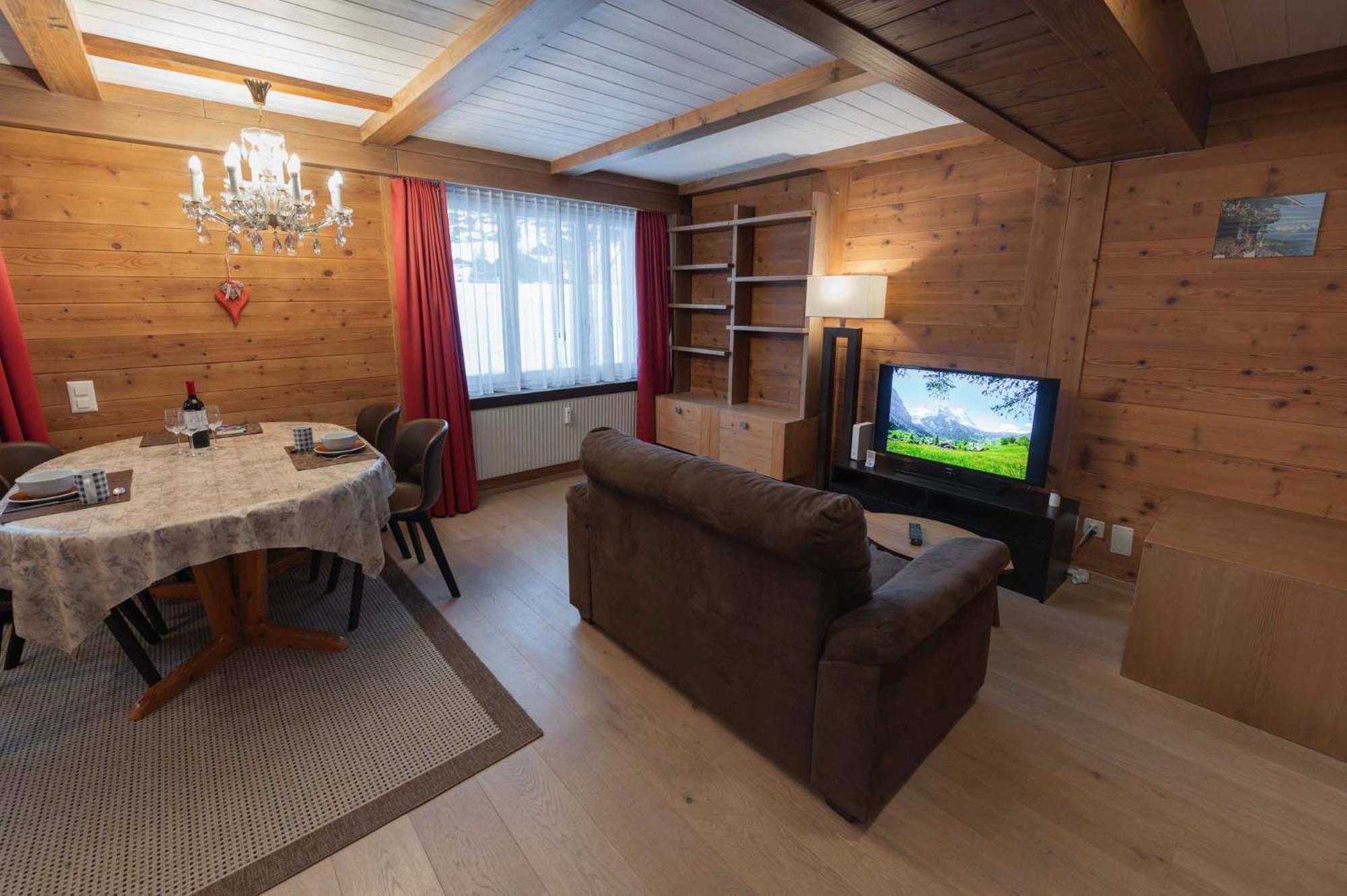 Mom - Alpine Boutique Apartments, Romantica, Near Grindelwald Terminal