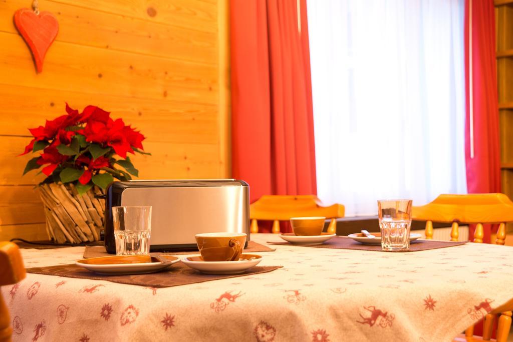 Apartment Mom - Alpine Boutique Apartments, Romantica, Near Grindelwald Terminal *