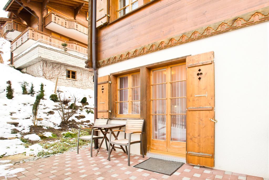 Mom - Alpine Boutique Apartments, Chalet Fagus, Terrace Studio Apartment Grindelwald