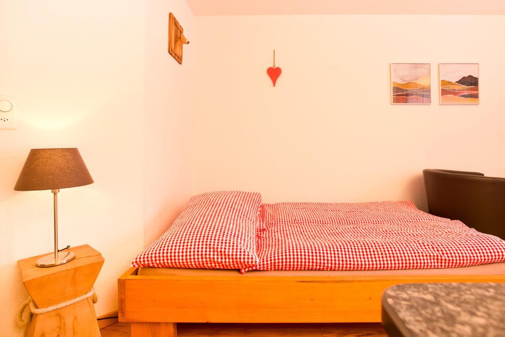 Mom - Alpine Boutique Apartments, Chalet Fagus, Terrace Studio * Grindelwald