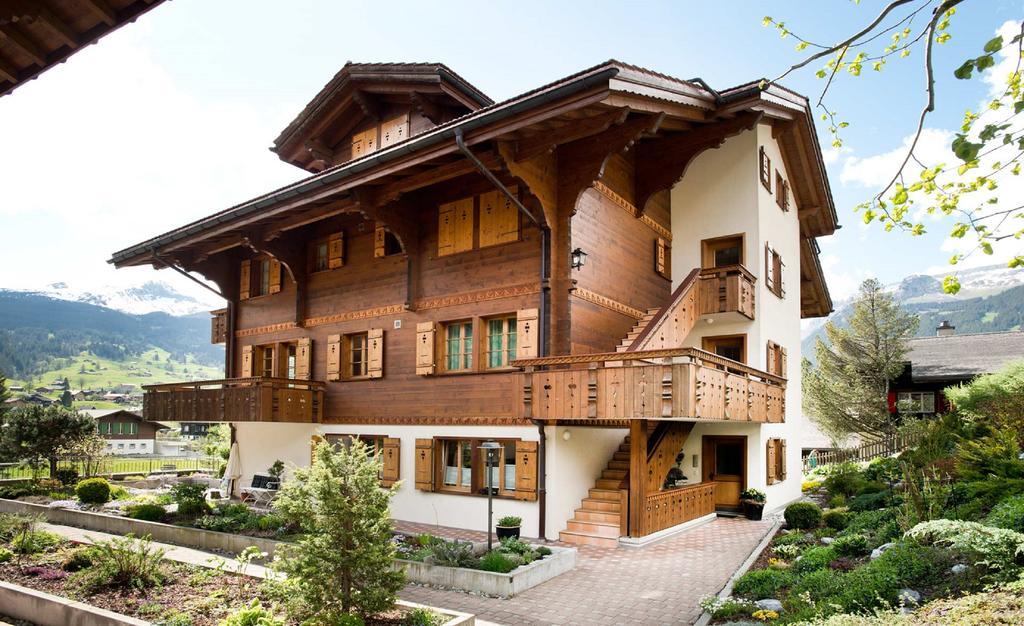 Mom - Alpine Boutique Apartments, Chalet Fagus, Terrace Studio Apartment Grindelwald