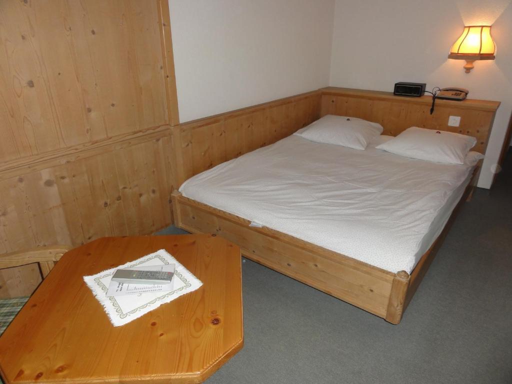 Alte Post 3*