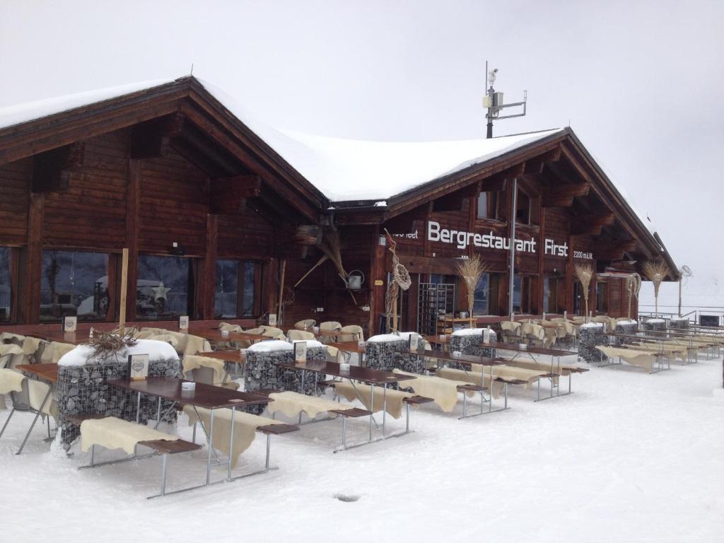 Berggasthaus First Hostel *