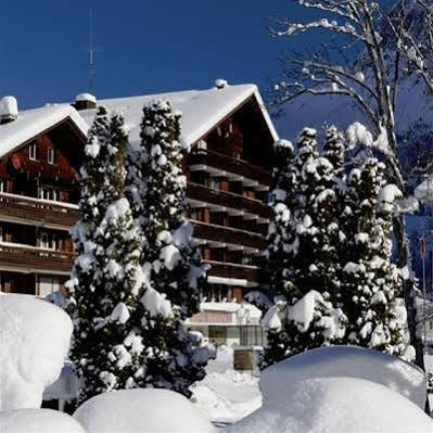Hotel &