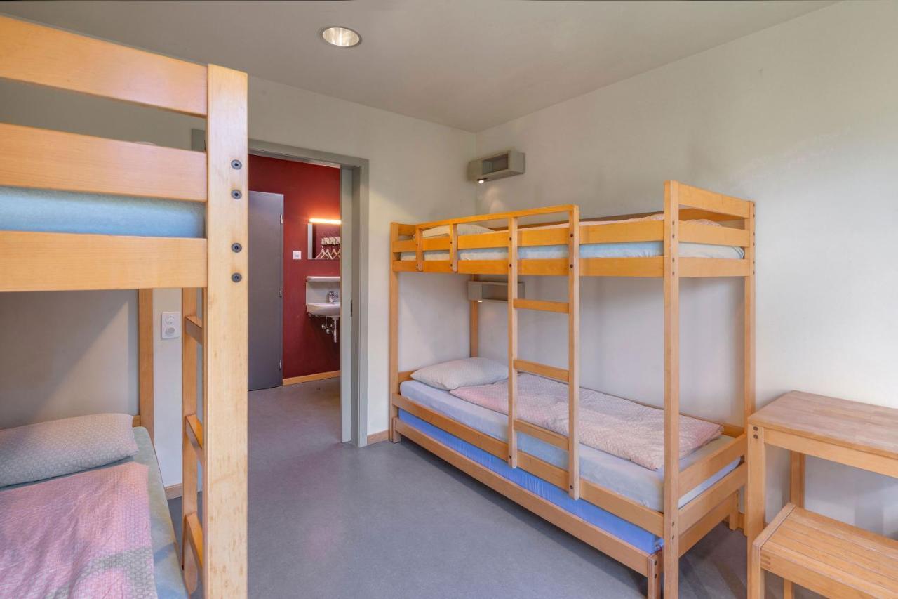 Youth Hostel *