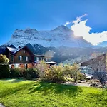 Chalet Carve - Apartments Eiger, Moench And Jungfrau