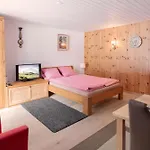 Mom - Alpine Boutique Apartments, Grindelwald Gletscher, Eiger View Terrace Studio