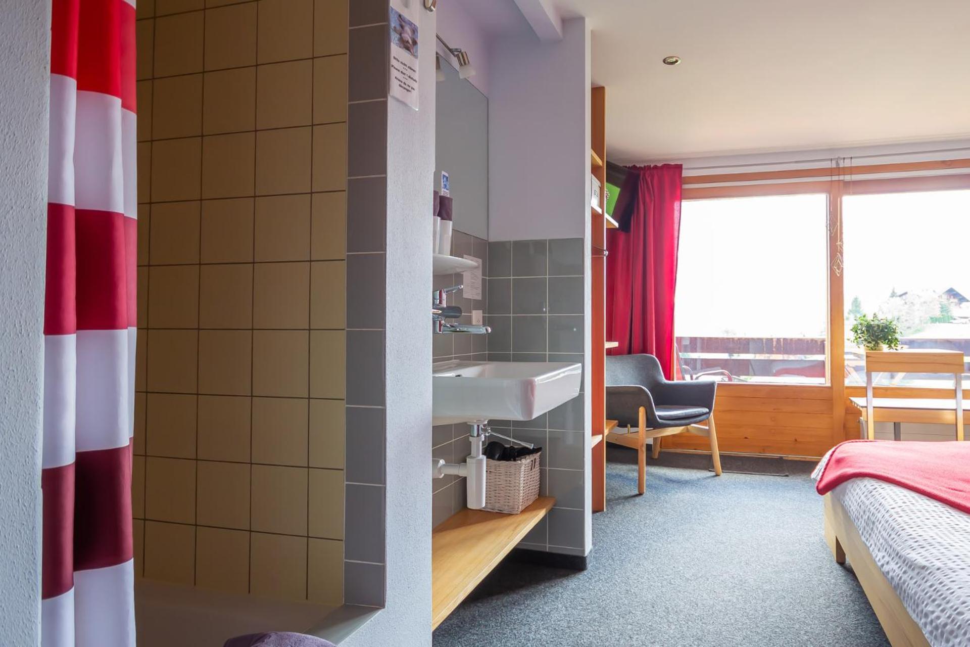 Lauberhorn Hotel 2*
